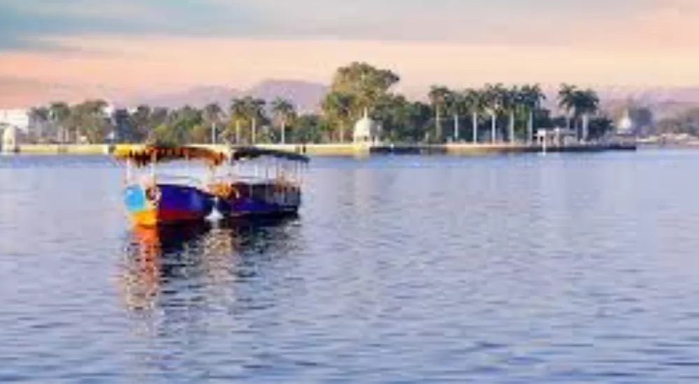 Fateh Sagar Lake